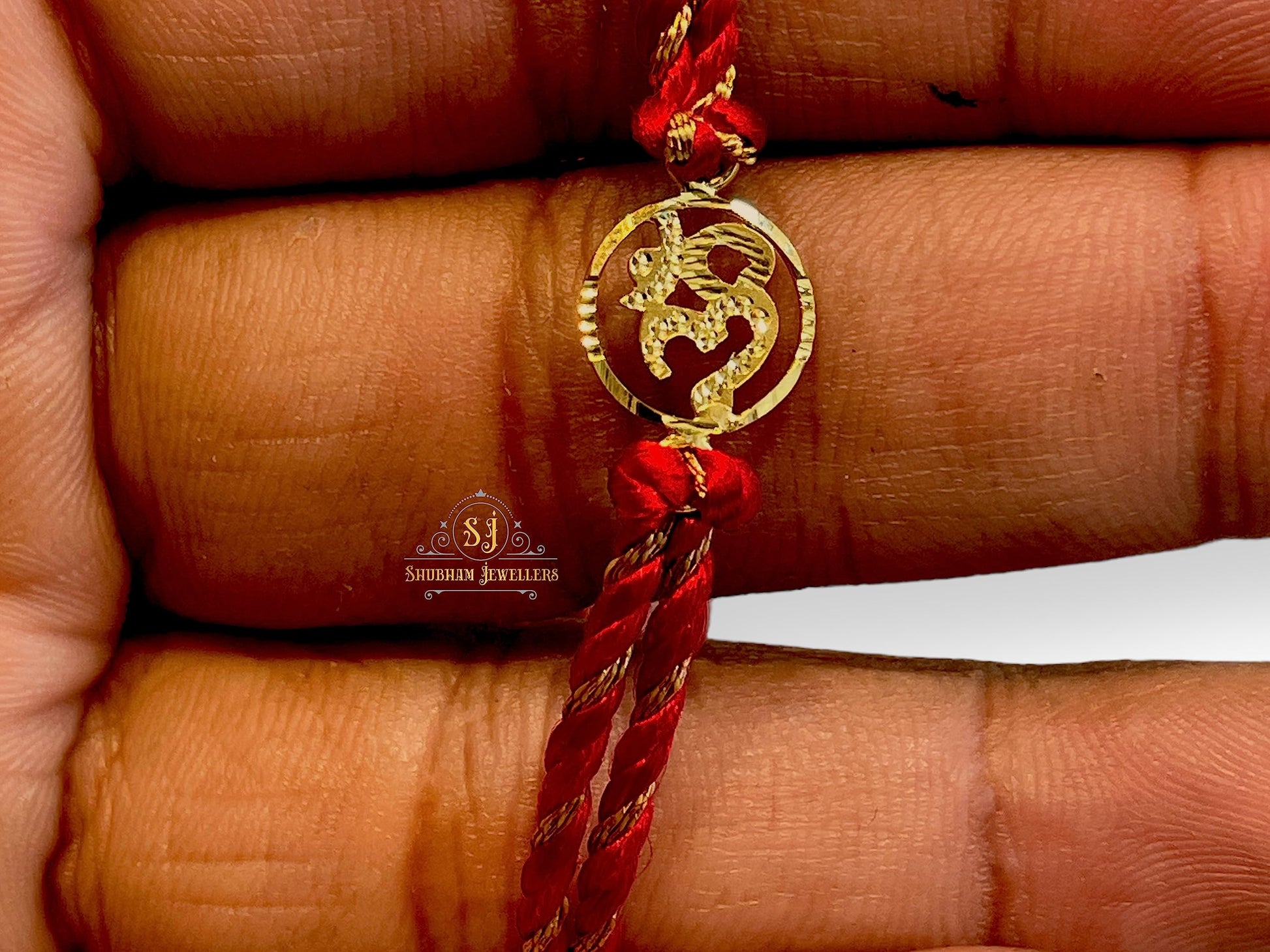 SJ SHUBHAM JEWELLERS™ OM Sathiya 20K Gold Rakhi Bracelet for Men/Boys (Yellow Gold Rakhi For Brother) - JewelYaari By Shubham Jewellers