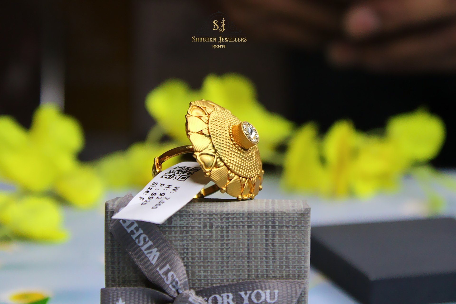 925 Silver Floral Antique Ring – Gold Finish Statement Design | Jewelyaari - Image 2