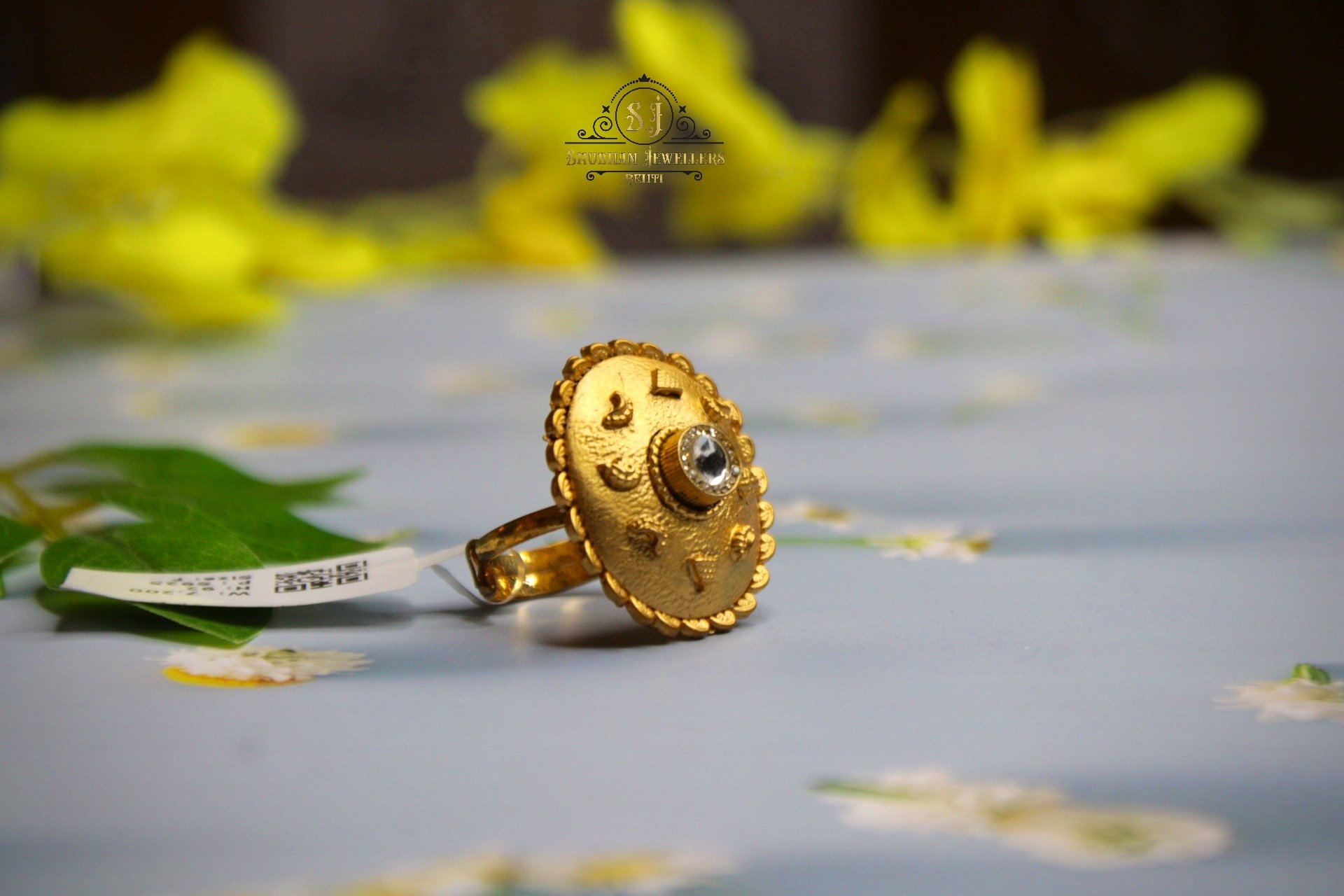 925 Silver Antique Minimal Ring – Gold Finish Elegant Statement Design | Jewelyaari