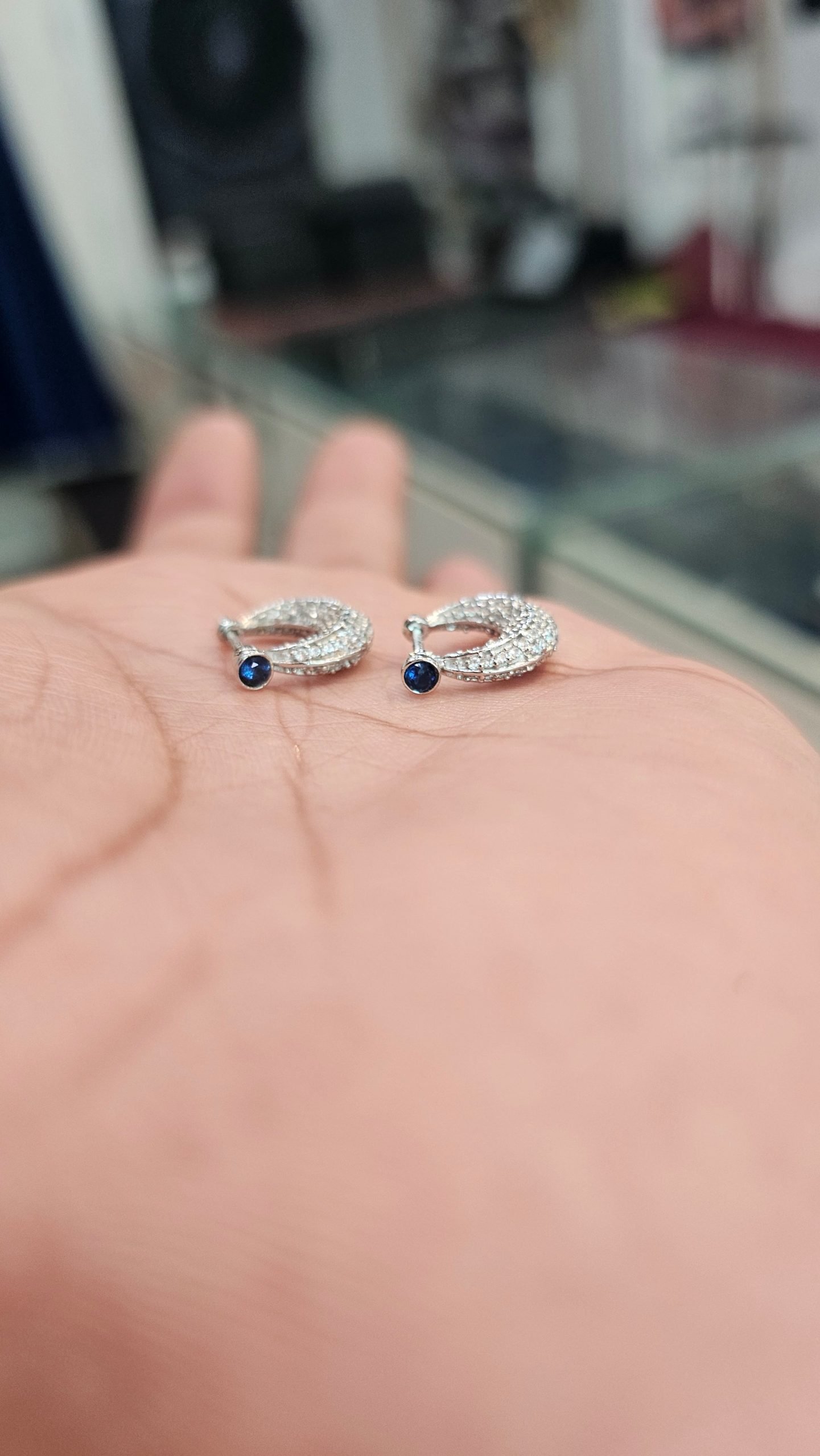 925 Sterling Stone Silver Bali For Men and Women Screw and Stone Bali Earring